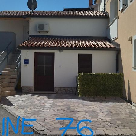 Apartment Uki Premantura Exterior foto